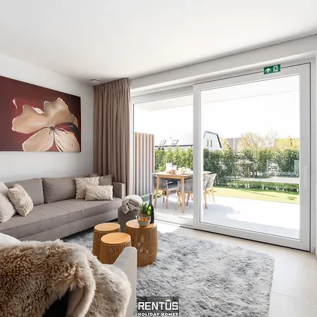 La Dolce Vickri - Modern With Garden And Swimming Pool